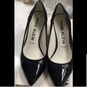 Ann Klein Black Pumps 2.5" Heel